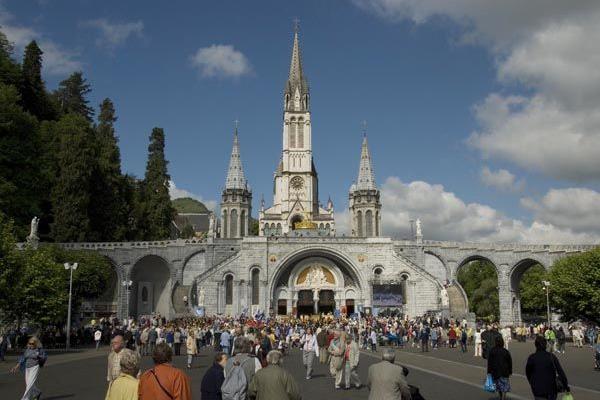 Lourdes: A Most Unlikely Place | The Divine Mercy